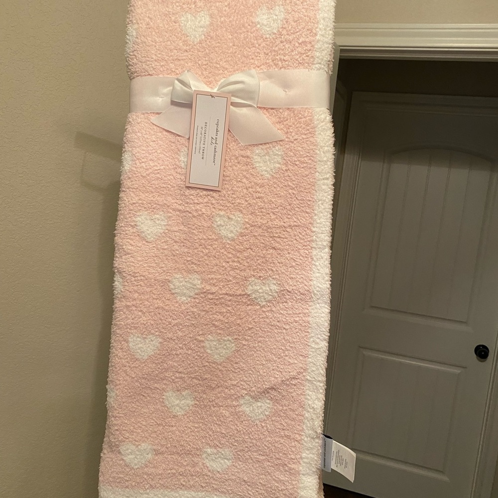 Cupcakes & Cashmere throw blanket